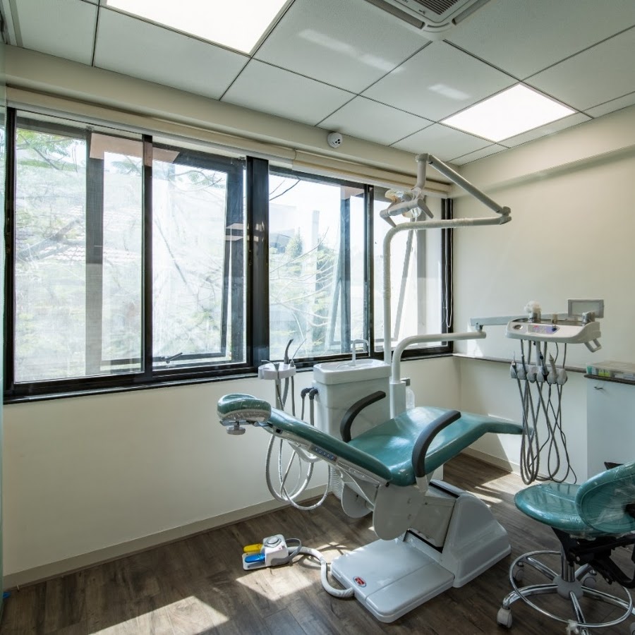 Dr. Mahale's Dental Clinic Modern Interior